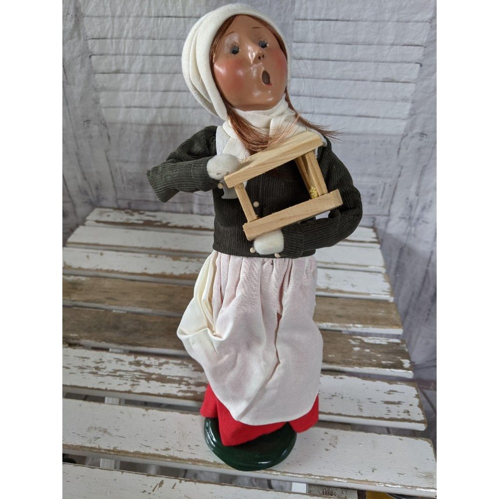 Byers choice birdhouse lady Victorian 2005